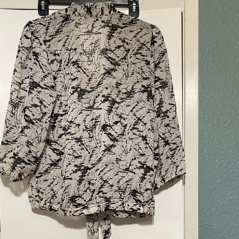FOREVER 21 Blouse Size S - Picture 2 of 9
